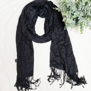 Studio 36 Black Classic Tasseled Scarf